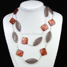 Handmade Necklace Decorated with Resin Shell China