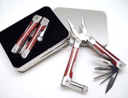 Multifunctional tools set