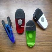 Oval shape magnetic memo clip