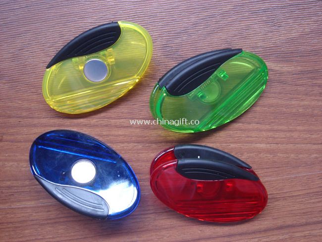 Oval shape magnetic clip