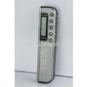 Digital voice recorder with 2GB memory flash