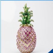 Piña con piedras preciosas joyas de la caja de la baratija con piedras de cristal images