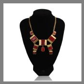 Rot rechteckig geformte Acryl Stein Halskette Nachahmung gold Anhänger images