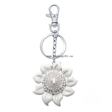 Cheap sunflower gifts of wedding keychain