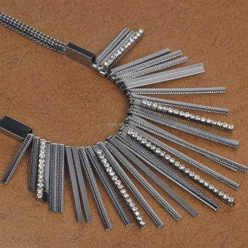Exaggerate metal needle design vanguard smart necklace