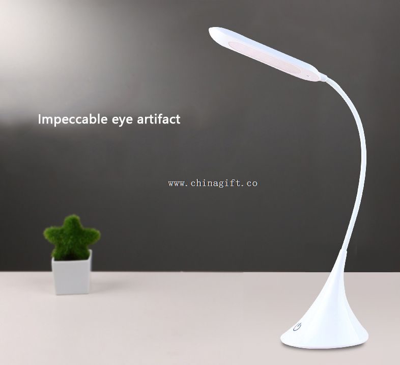 USB nabíječka dotýká typu Light