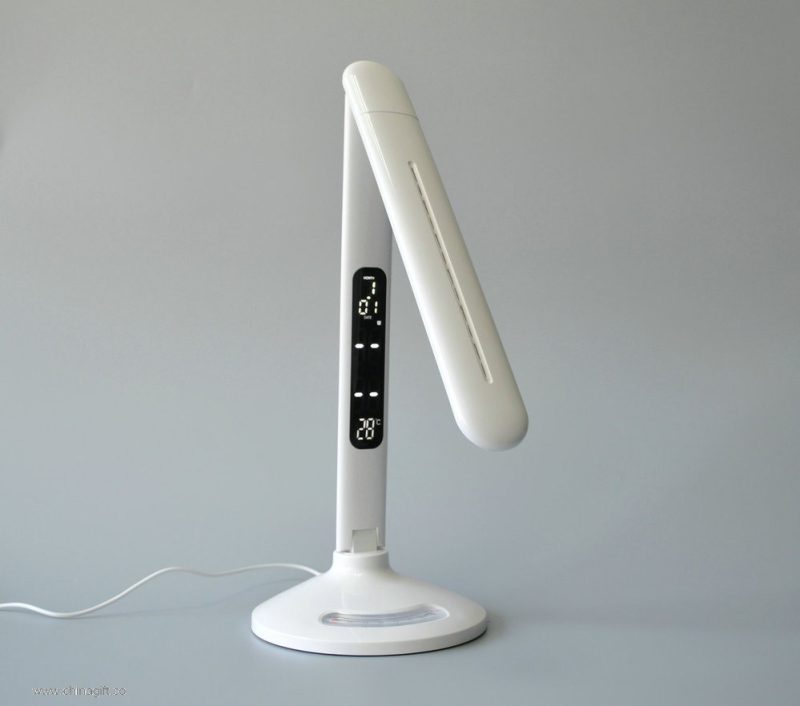 stolní lampa stmívatelná funkcí základní přepínače