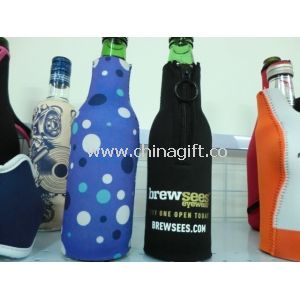 Bottle cover with zipper