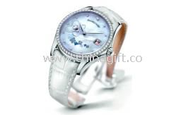 Trendy metal wristwatch for lady