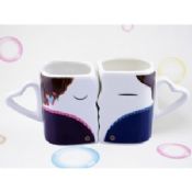 Tasse de baiser amoureux images