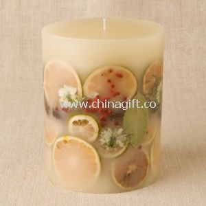 PILLAR CANDLE with dried fruit slice decorated