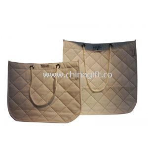 Colorful classic quilted non woven carry bag with veins and twist handle