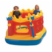 Petite ronde enfants château gonflable de saut d&#39;obstacles images