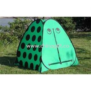 Eine Person grün Kinder Zelte