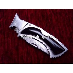 Comfortable hand lines handle good quality liner lock knife