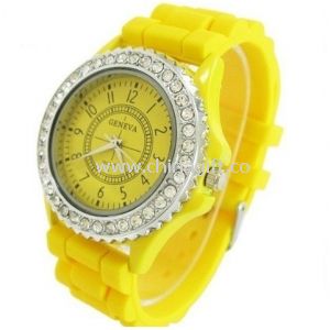 Hot selling ladies crystal silicone geneva watch