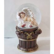 Vackra souvenir kristallerna smälter angel vatten/snö glober images