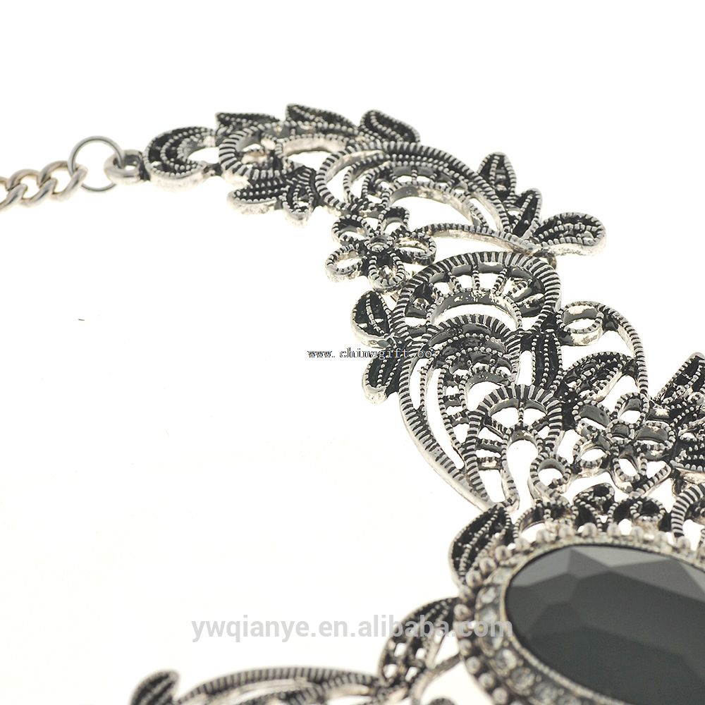 2016 módní šperky černý krystal vydlabat flower vzor stříbrný náhrdelník