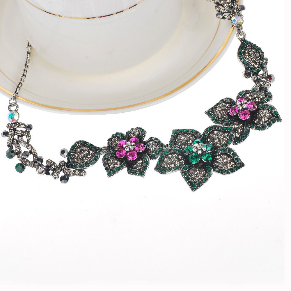 catena di restauro 2016 moda fiore collana di diamanti