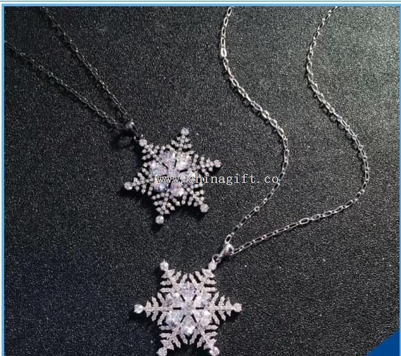 2016 New Desgin Snow Shape Zircon Pendant Necklace for Girlfriend Gift