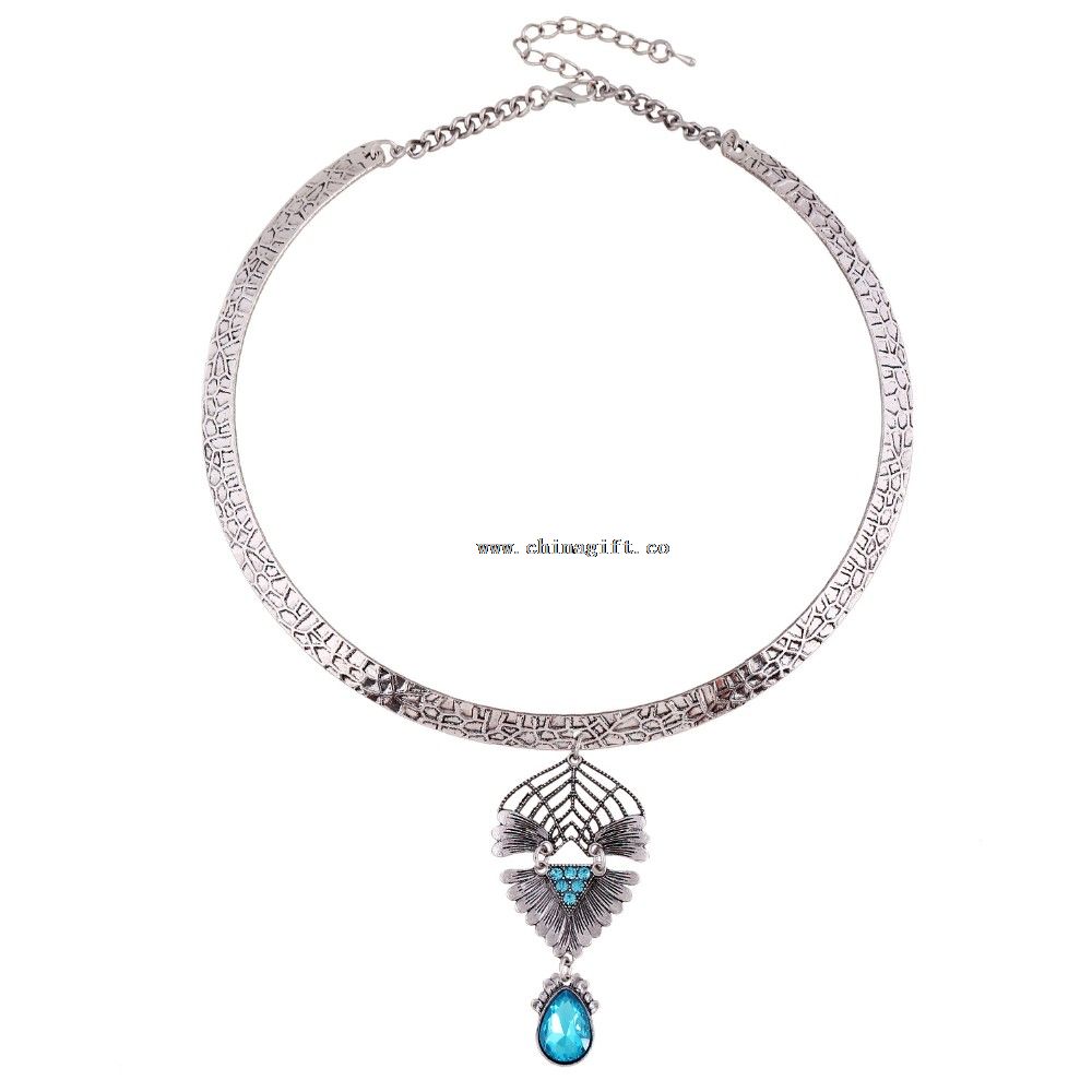 China factory direct sale metal petal drop glass crystal pendant necklace
