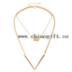 China Fabrik Direktverkauf neue Design Diamond V Anhänger Halskette Schmuck