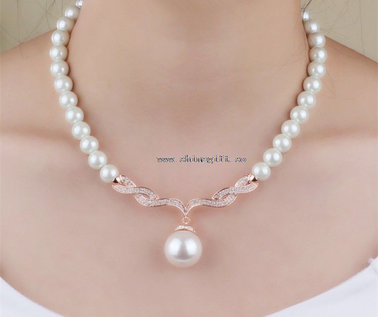 Chinese Two-piece Beautiful and Cheap Pearl Necklace