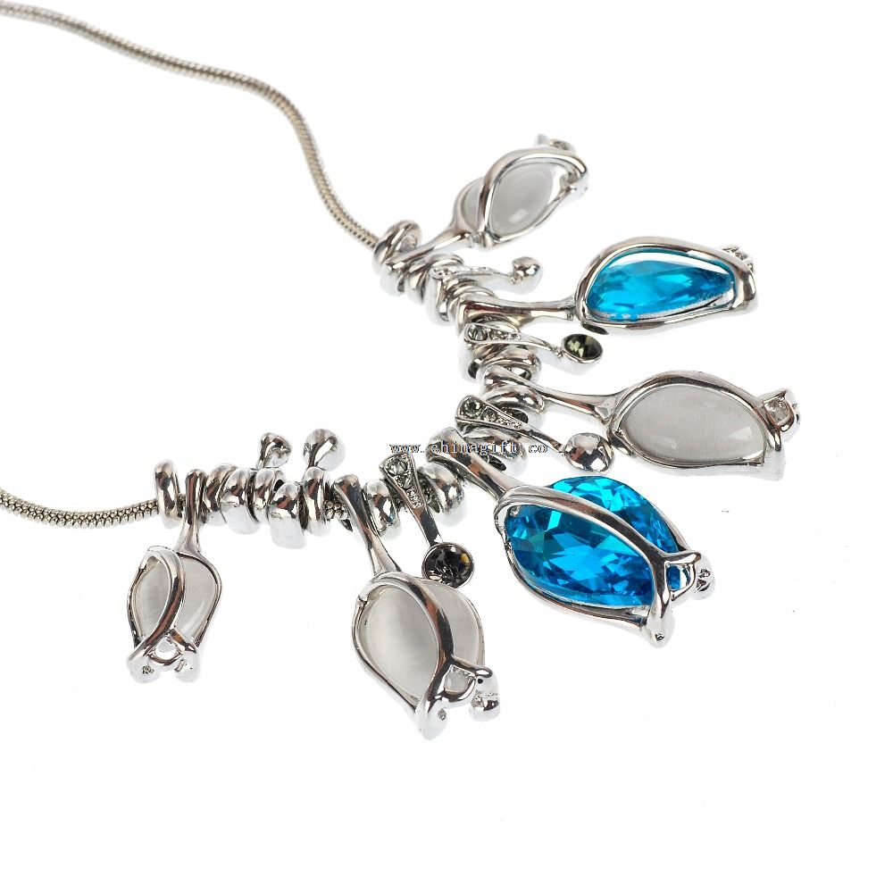 Colored diamond metal chain smart necklace