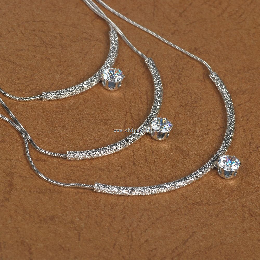 Cool woman three alloy jewel pendant necklace