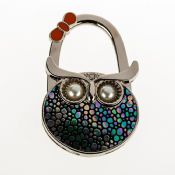Fashion metal foldable owl shaped handbag holder images