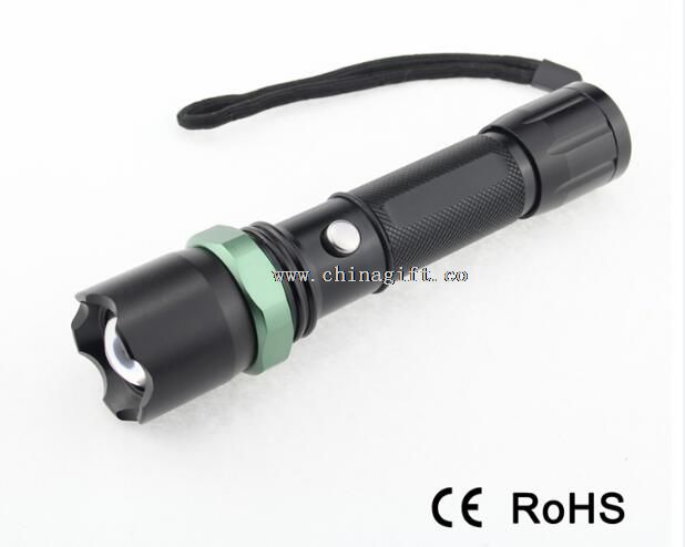 Zoombare Taschenlampe mit Notfall Hammer