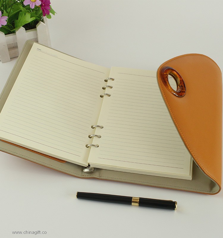 Notebook-Power-Bank mit Handtaschen aus Leder