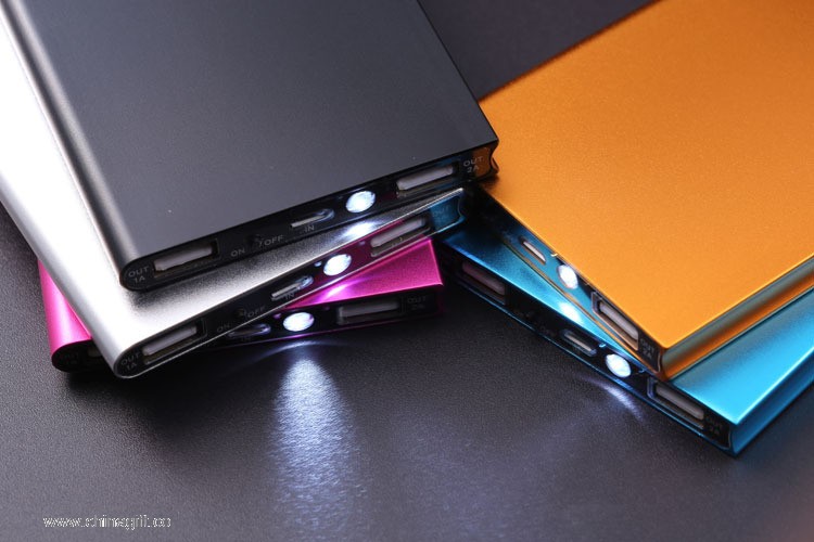 Power Bank 10000mah mit dual-Ausgang und LED-Taschenlampe