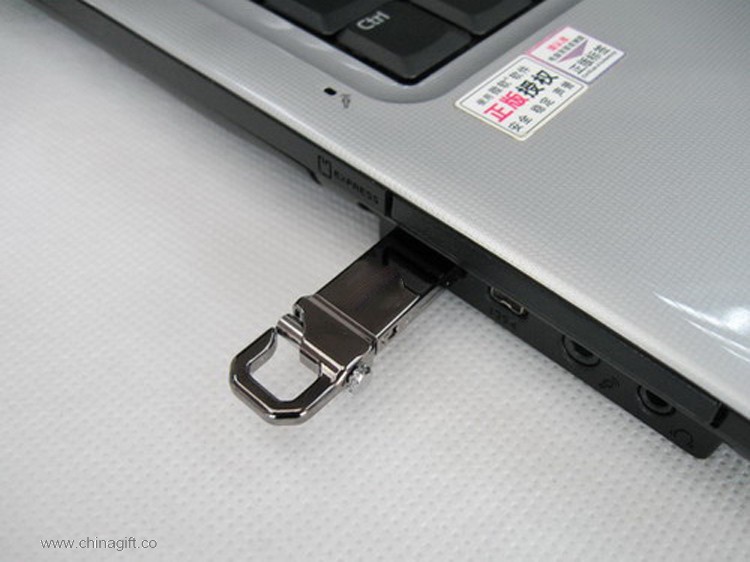 محركات USB 3.0 الوميضية المقاومة للماء 