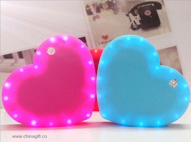 Heart shape 8000mah led mobile phone battery charger