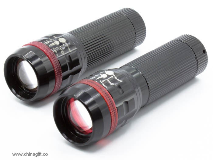 led professional zoom flashlight