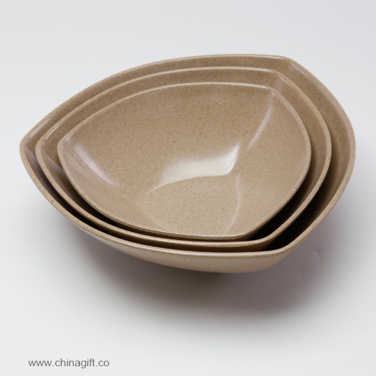 bowl triangular de diverso tamaño